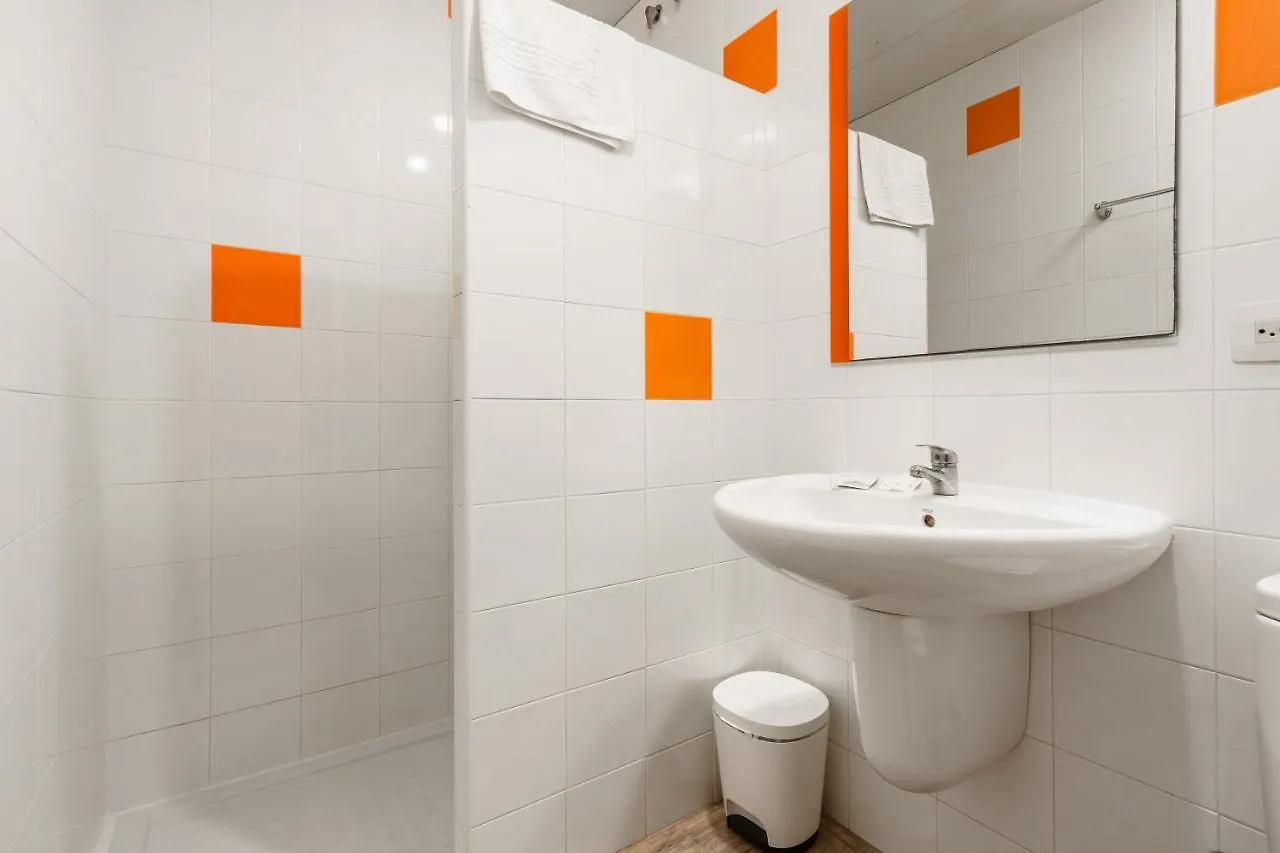 מלון פלטחה ד'ארו Hostal La Marina